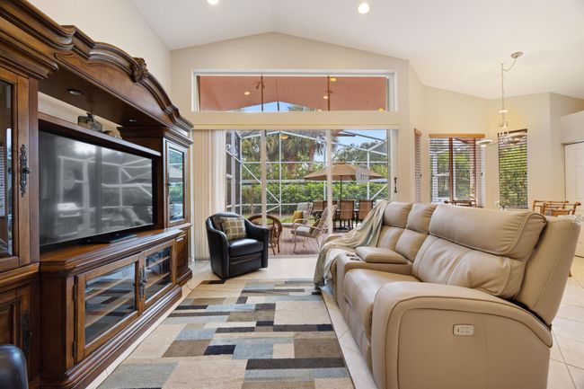8926 Agliana Cir, House other with 3 bedrooms, 2 bathrooms and null parking in Boynton Beach FL | Image 12