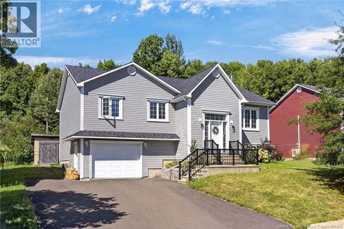 28 Brandon Crt, Fredericton, NB, E3G0X5 | Card Image