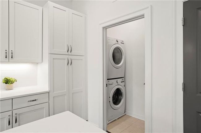 201 Devore Rd, Condo with 1 bedrooms, 2 bathrooms and null parking in Alpharetta GA | Image 9