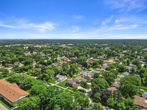 4901 W Maple Leaf Circle, Greenfield, WI, 53220 | Card Image