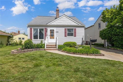 6136 N Canterbury Road, Parma, OH, 44129 | Card Image