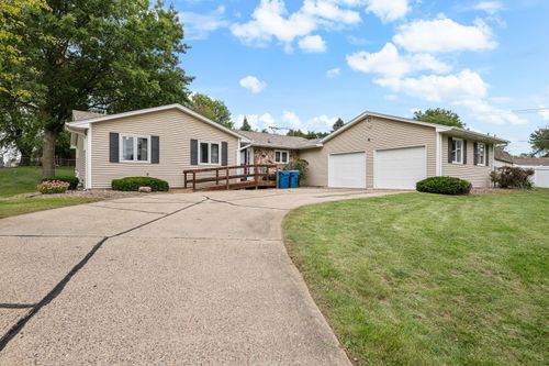 1414 Royal Oak Ct, De Witt, IA, 52742-1023 | Card Image