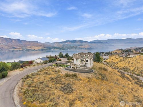 200 Crescent St, Chelan, WA, 98816-9526 | Card Image
