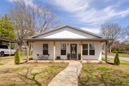 123 S Main St, Florence, AL, 35630-4220 | Card Image