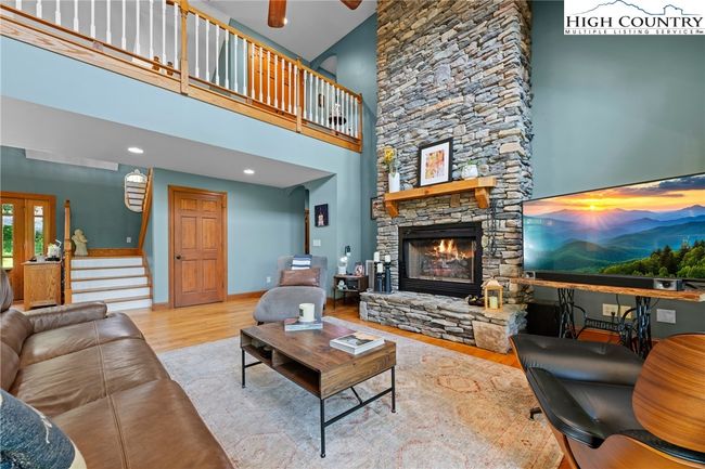 Vaulted Ceilings | Image 6