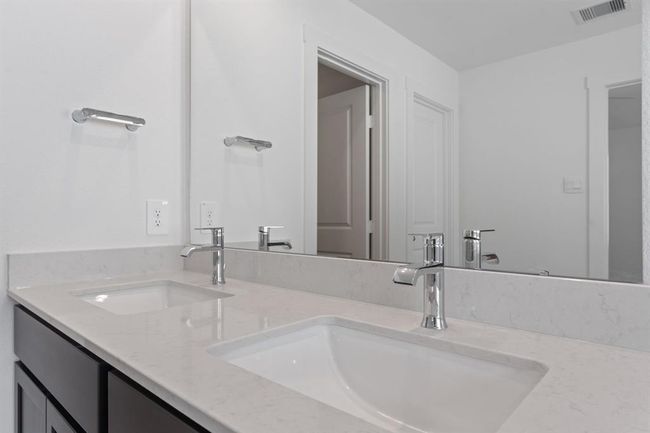 *Images and 3D tour are for illustration only and options may vary from home as built. | Image 25