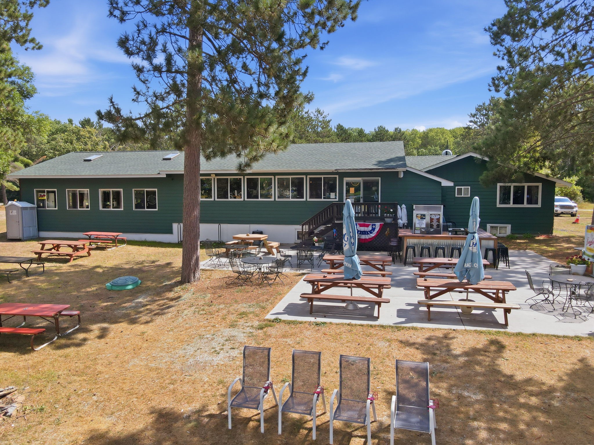 Commercial Sale in Siren