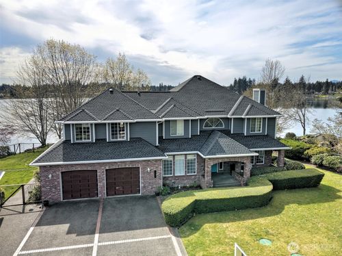 1860 E Island Lake Dr, Shelton, WA, 98584-7829 | Card Image