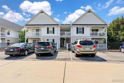 300a-2470 Lampong Dr, Saint Louis, MO, 63125-3128 | Card Image