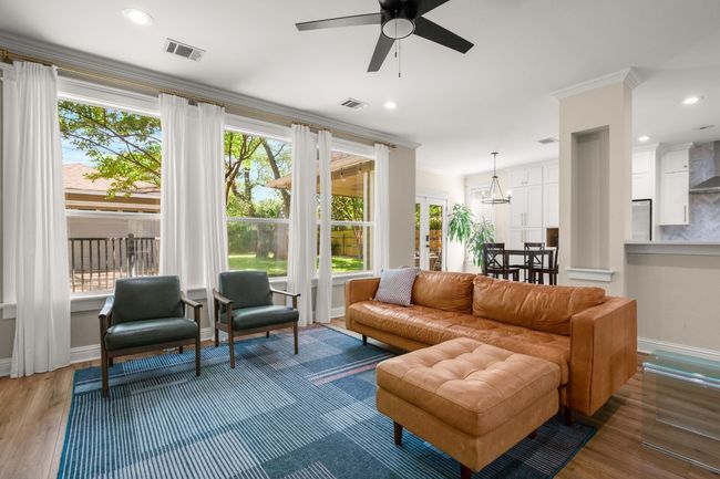 9417 Hopeland Dr, House other with 3 bedrooms, 3 bathrooms and 4 parking in Austin TX | Image 9