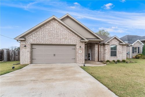 1805 Woodhause Cir, Pea Ridge, AR, 72751-3038 | Card Image