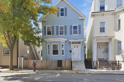 9 Cross St, Somerville, MA, 02145-3239 | Card Image