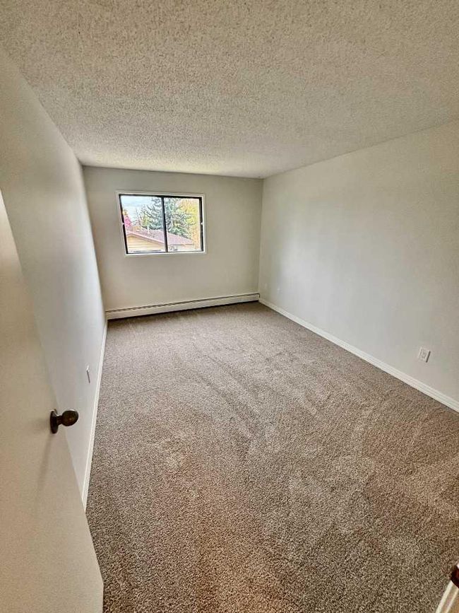 2203 - 13045 6 Street Sw, Condo with 2 bedrooms, 1 bathrooms and 1 parking in Calgary AB | Image 6