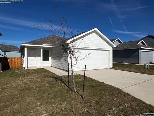 6933 Calcite Trl, Elmendorf, TX, 78112-0479 | Card Image