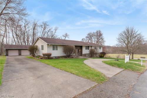 901 N Marion Ave, Louisville, OH, 44641-9101 | Card Image