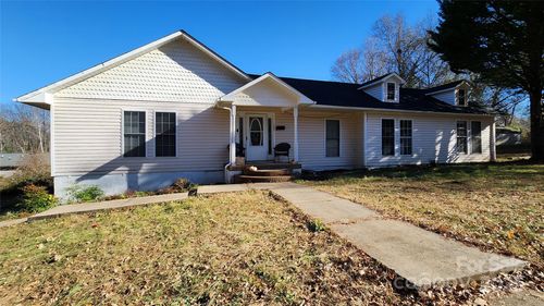 1604 4th St Ne, Hickory, NC, 28601-2008 | Card Image