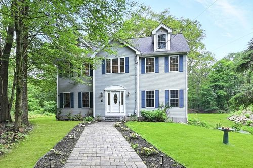 244 North St, Upton, MA, 01568-1528 | Card Image