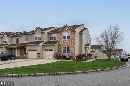 30 Glacier Dr, Berlin Boro, NJ, 08009-9378 | Card Image