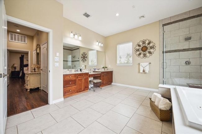 8917 Hawk Rd, House other with 5 bedrooms, 5 bathrooms and 2 parking in Pearland TX | Image 13