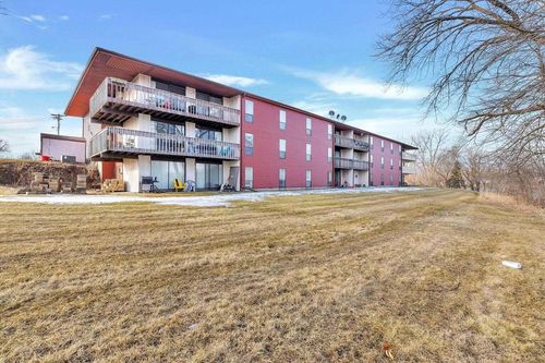 725 Green Bay Road, MAYVILLE, WI, 53050 | Card Image