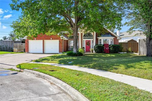113 Commonwealth Cir, Grand Prairie, TX, 75052-3353 | Card Image