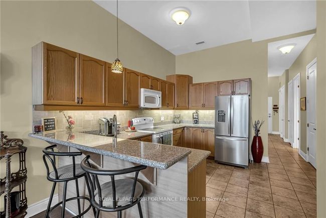 206 - 710 Cotton Mill St, Condo with 2 bedrooms, 2 bathrooms and 1 parking in Cornwall ON | Image 6