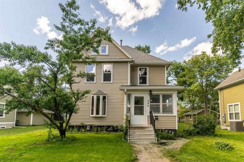 411 Saxon Street, Waterloo, IA, 50703 | Card Image