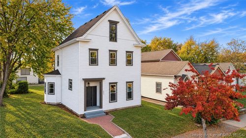 321 E 13th St, New Albany, IN, 47150-2817 | Card Image