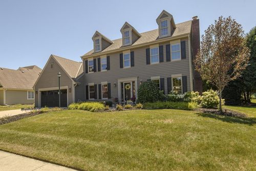 587 Cottonwood Lane, Grafton, WI, 53024 | Card Image