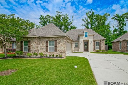 39237 Majestic Wood Ave, Gonzales, LA, 70737-6556 | Card Image