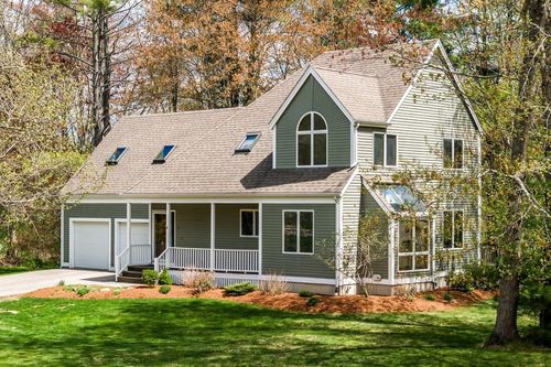 33 Isaac Lucas Cir, Dover, NH, 03820-4915 | Card Image