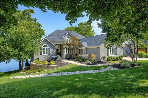 9520 W 146th St, Overland Park, KS, 66221-2522 | Card Image