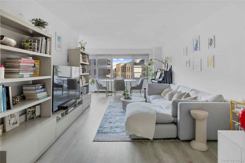 6m-1020 Grand Concourse, Bronx, NY, 10451-2605 | Card Image