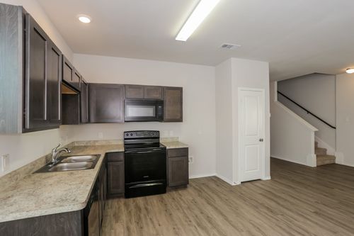5568 Willamette Dr, Fort Worth, TX, 76119-7071 | Card Image