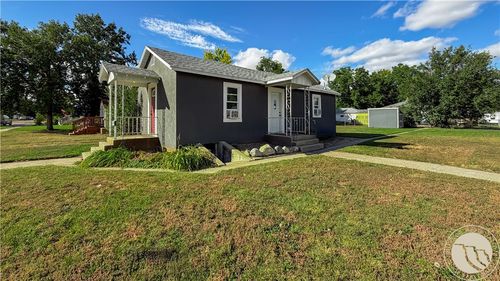 526 6th St Se, Sidney, MT, 59270-5121 | Card Image