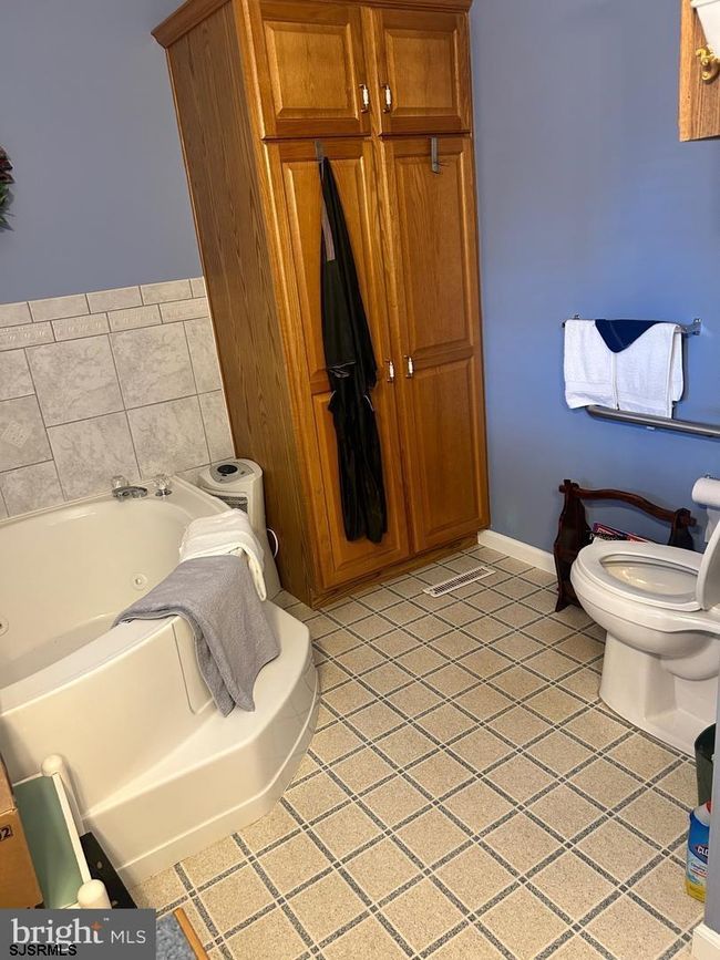 2 Birch Ct Ct, House other with 3 bedrooms, 2 bathrooms and null parking in Mays Landing NJ | Image 8