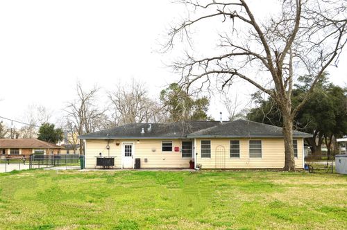 1105 Earley St, Sweeny, TX, 77480-2103 | Card Image