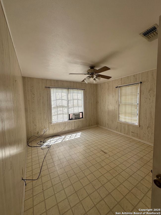 207 W Vance, House other with 4 bedrooms, 2 bathrooms and null parking in Refugio TX | Image 9