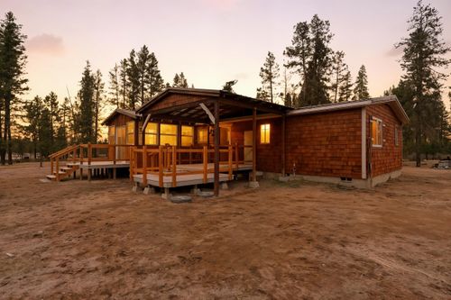 7240 Howard Rd, La Pine, OR, 97739-9125 | Card Image