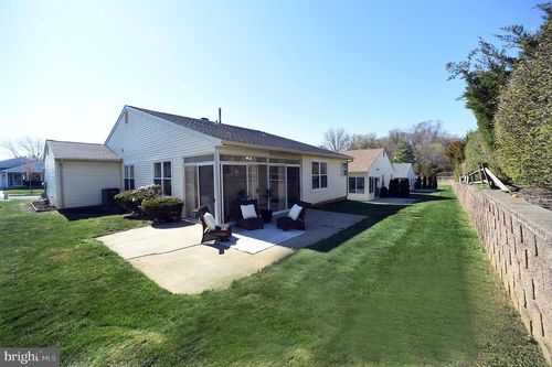 4 Deep Hollow Ln N, Columbus, NJ, 08022-1018 | Card Image