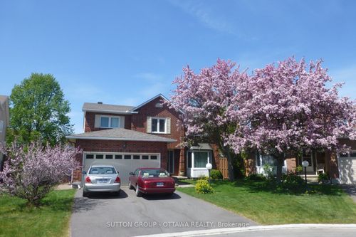 22 Appaloosa Dr, Kanata, ON, K2M1N7 | Card Image