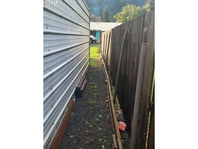 631 2 Nd Ave, House other with 3 bedrooms, 2 bathrooms and null parking in Powers OR | Image 28