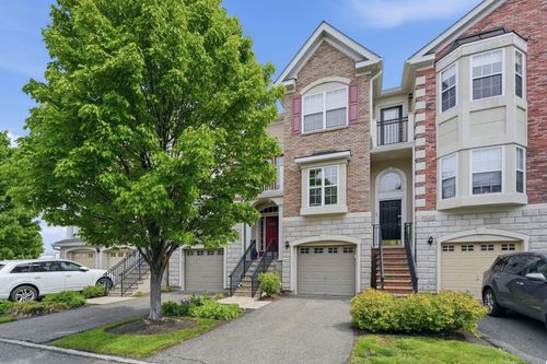 95 Osprey Ct, Secaucus, NJ, 07094-2935 | Card Image