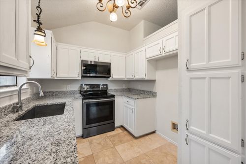931 Fiero Dr, Arlington, TX, 76001-7456 | Card Image