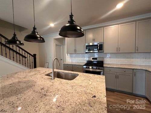 10207 Glenmere Creek Cir, Charlotte, NC, 28262-1949 | Card Image