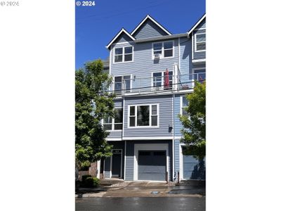 8237 N Edison St, Home with 3 bedrooms, 2 bathrooms and 1 parking in Portland OR | Image 1