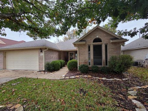 323 Chase Oaks Pl, Fredericksburg, TX, 78624-5436 | Card Image