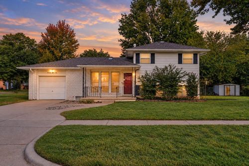 7810 W 10th, Wichita, KS, 67212 | Card Image