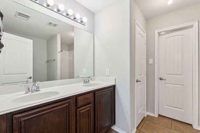 4006 Autumnwood Ln, House other with 3 bedrooms, 2 bathrooms and null parking in Heartland TX | Image 24