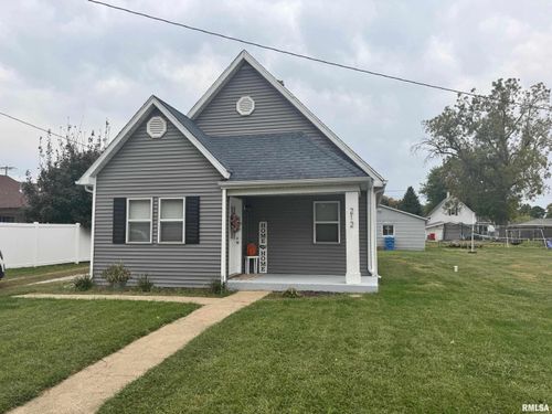 212 E 4th St, Pleasant Plains, IL, 62677-3527 | Card Image